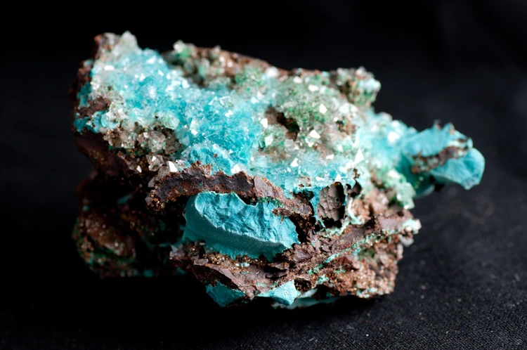 The Essential Guide to Identifying Rare Minerals for Aspiring Collectors